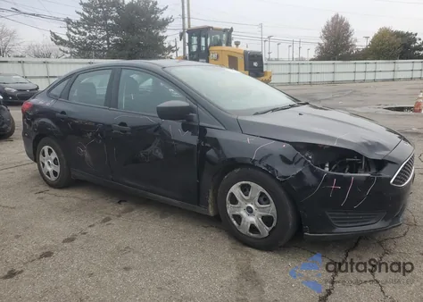 2016 Ford Focus S z USA, uszkodzony, nr VIN 1FADP3E24GL336225